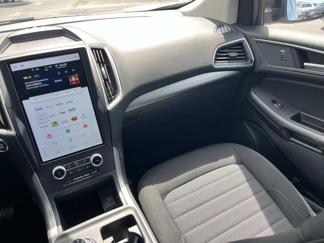 Used 2022 Ford Edge SE w/ Black Appearance Package image 14