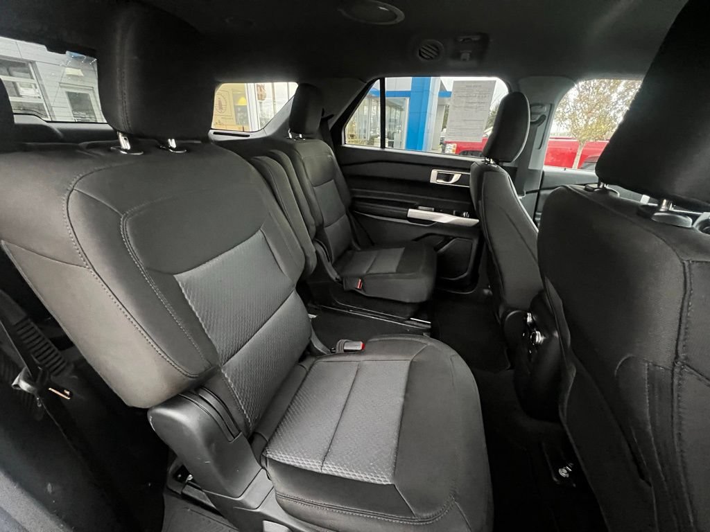 Used 2023 Ford Explorer XLT AWD/4WD image 22