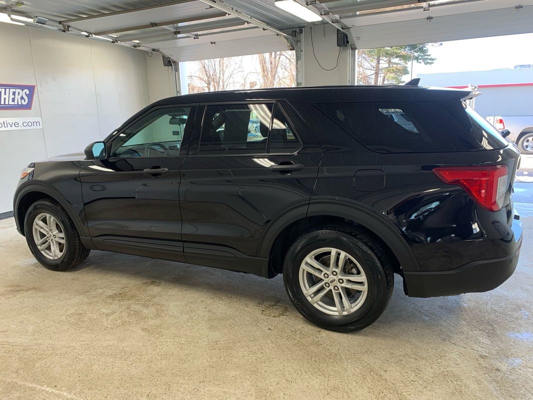 Used 2023 Ford Explorer 4WD image 3
