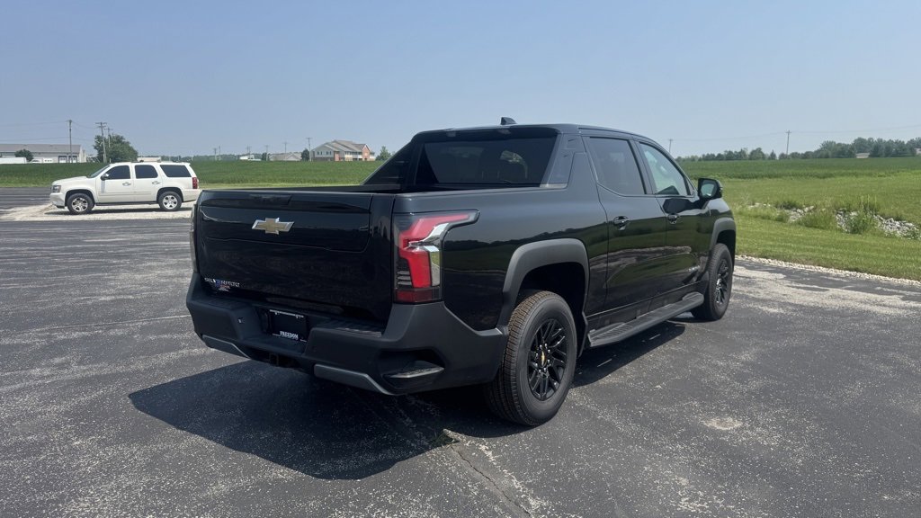 New 2025 Chevrolet Silverado EV LT image 7