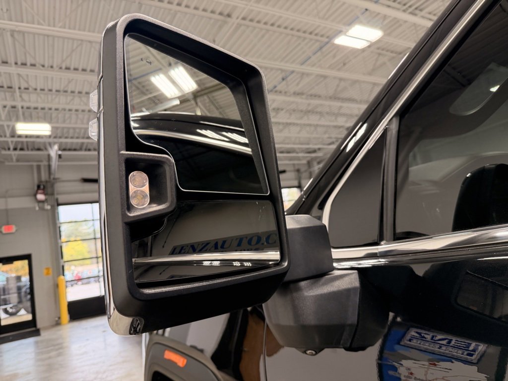 Used 2021 GMC Sierra 3500 Denali w/ Denali Black Diamond Edition image 23