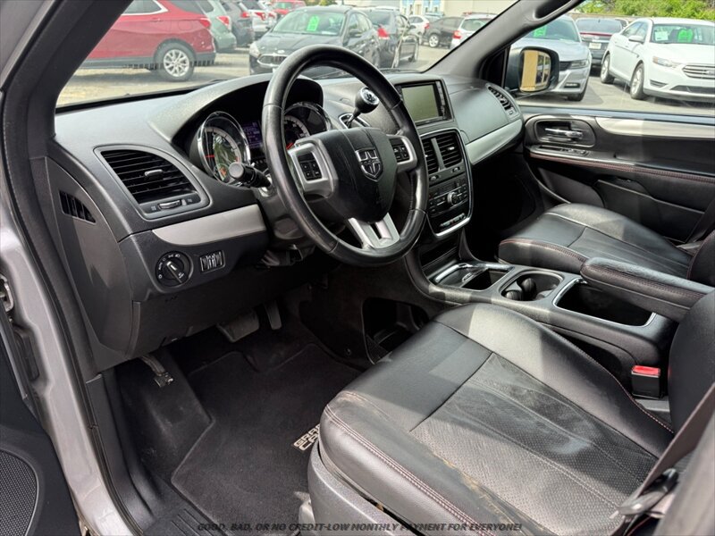 Used 2015 Dodge Grand Caravan R/T FWD image 10
