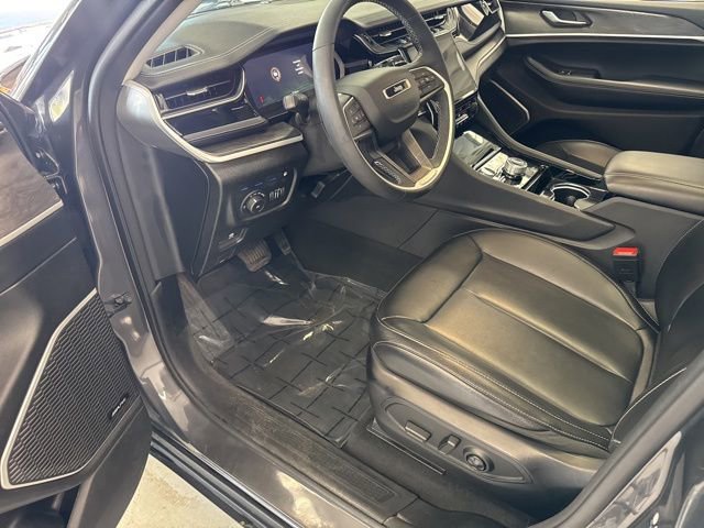 Used 2023 Jeep Grand Cherokee 4WD 4xe image 15