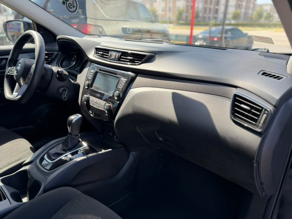 Used 2021 Nissan Rogue Sport S FWD image 11