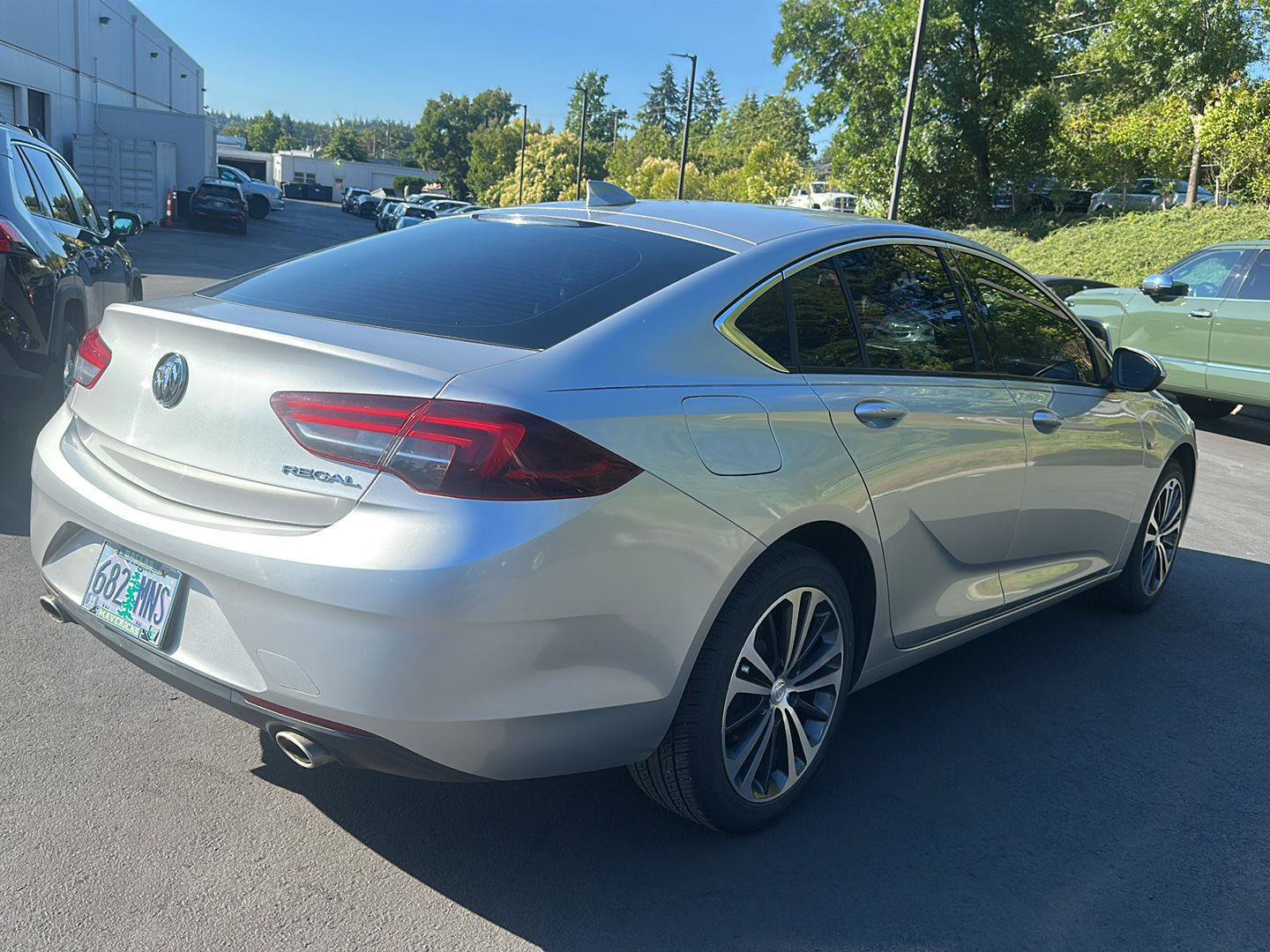 Used 2019 Buick Regal Preferred FWD image 3