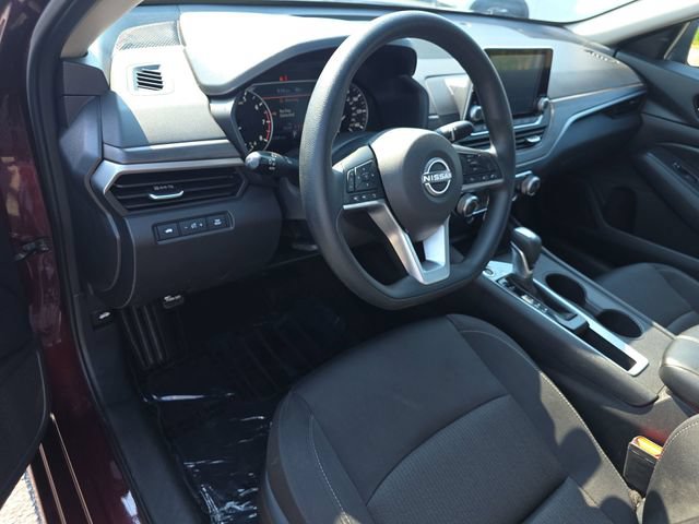 Used 2025 Nissan Altima 2.5 SV FWD image 16