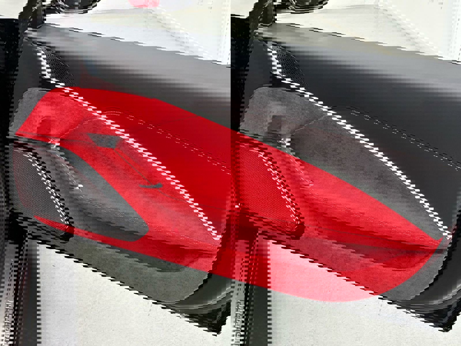 Used 2025 Ferrari Roma Spider image 32