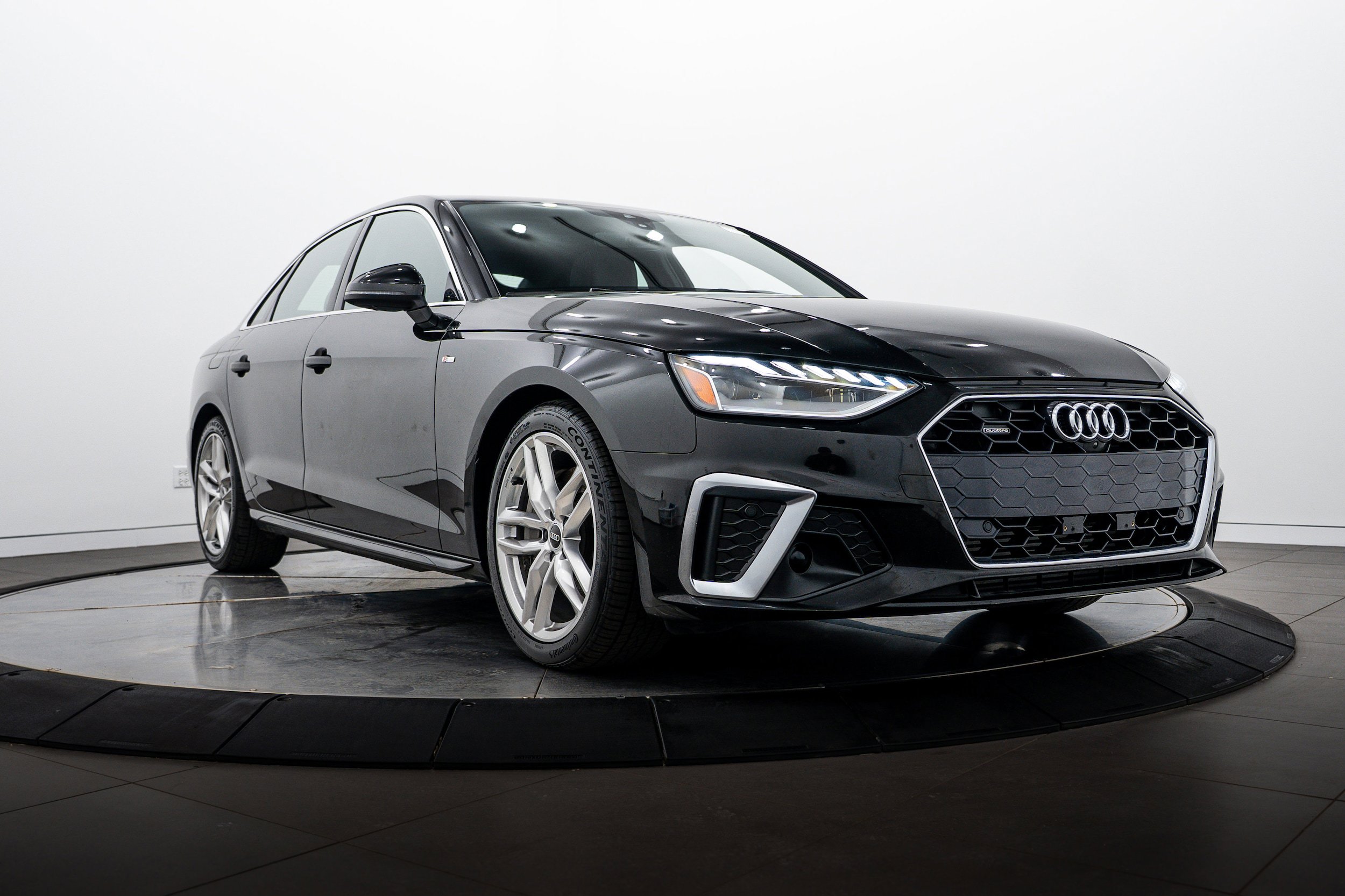 Used 2022 Audi A4 2.0T Premium Plus w/ Premium Plus Package AWD/4WD image 1