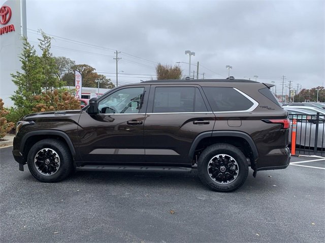 Certified 2023 Toyota Sequoia SR5 image 5