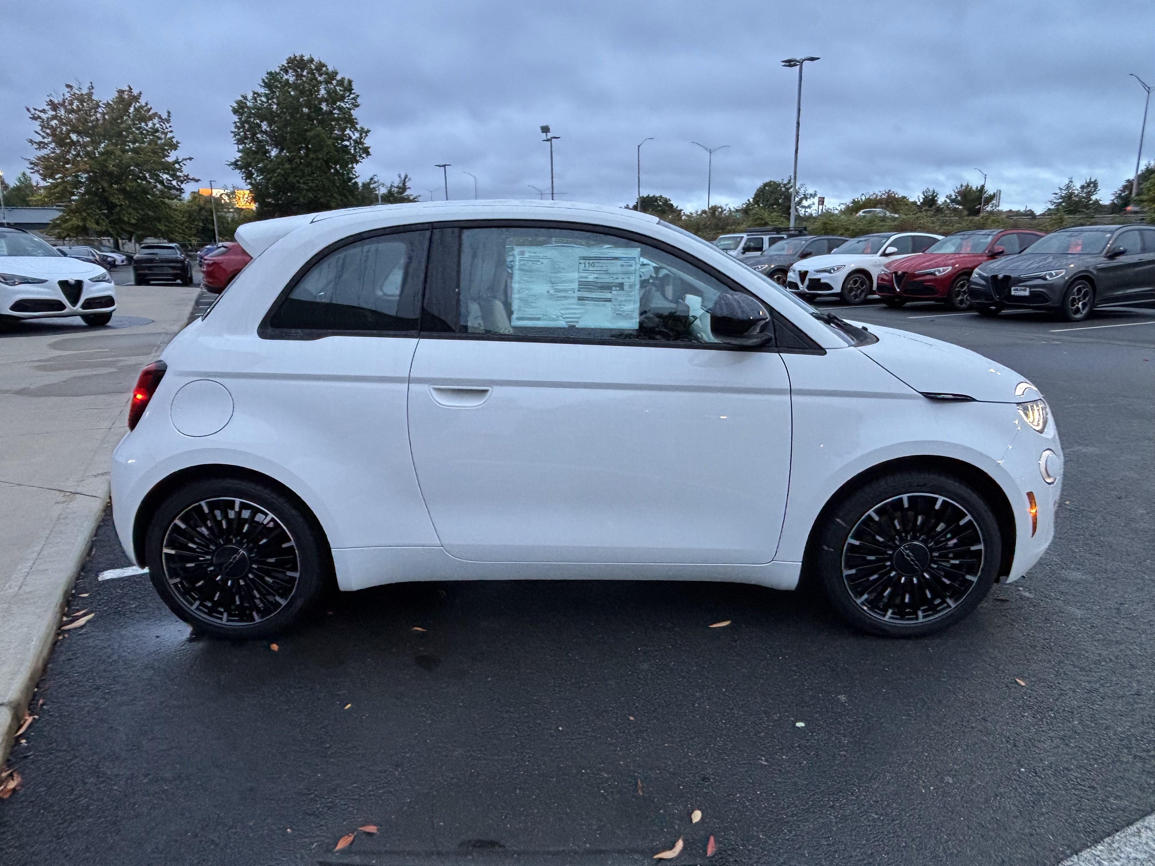 New 2026 FIAT 500 e FWD image 8