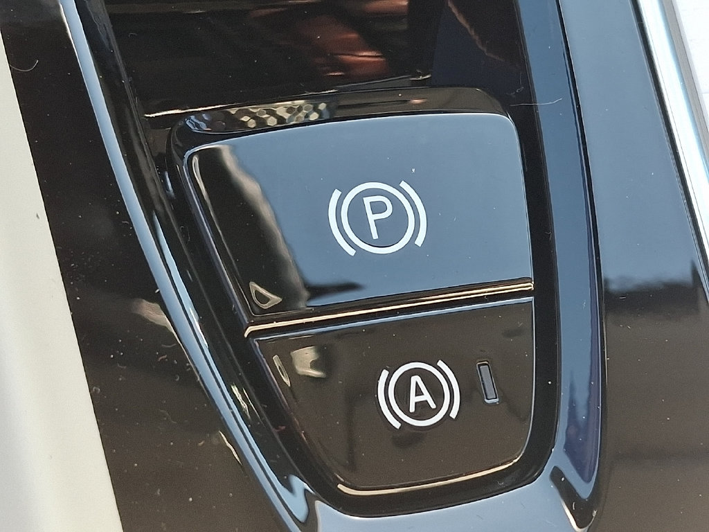 New 2027 Volvo XC60 B5 Ultra AWD/4WD image 19