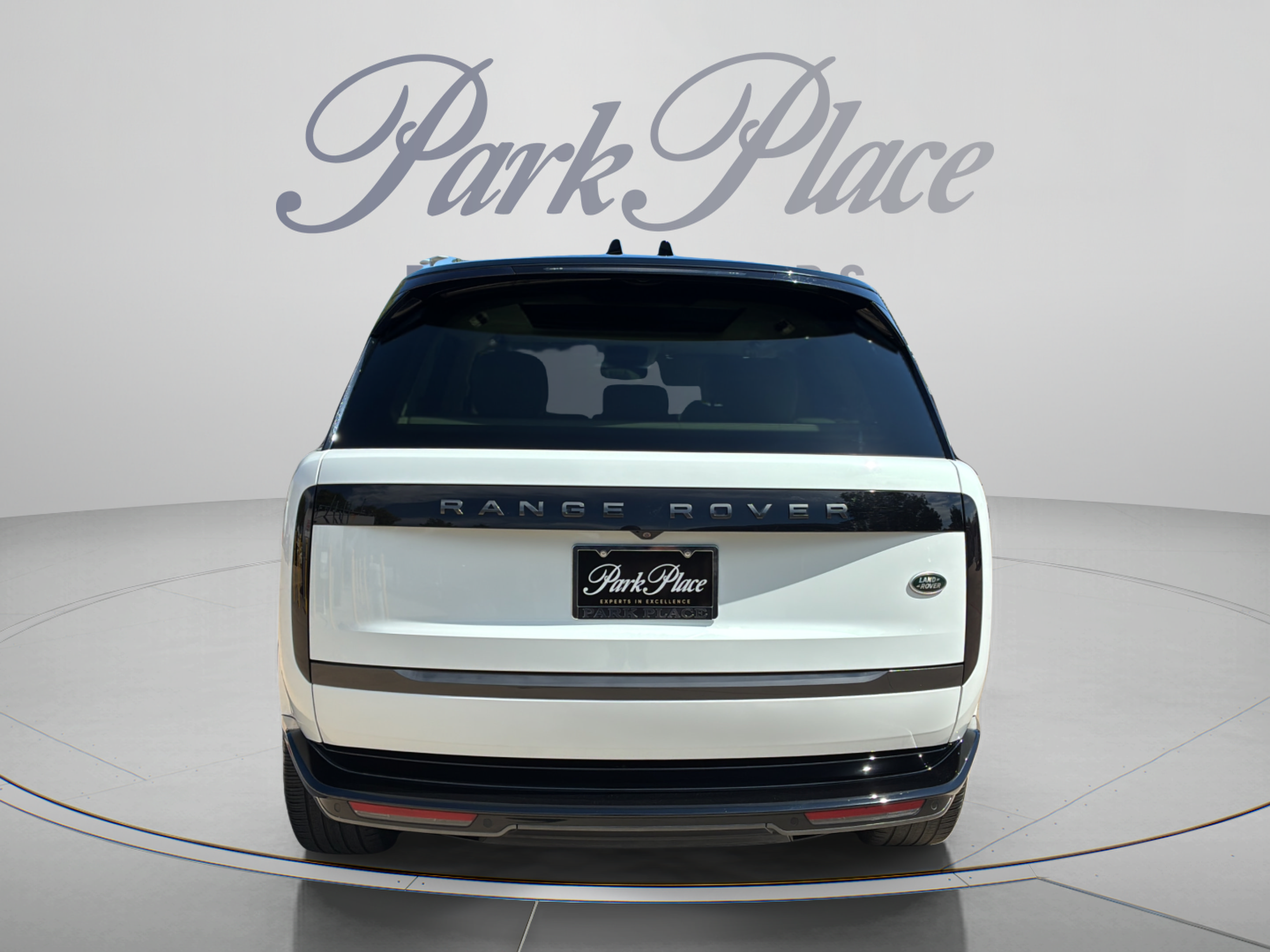 Used 2023 Land Rover Range Rover SE AWD/4WD image 4