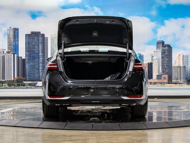 Used 2026 BMW 530i xDrive w/ Premium Package image 12