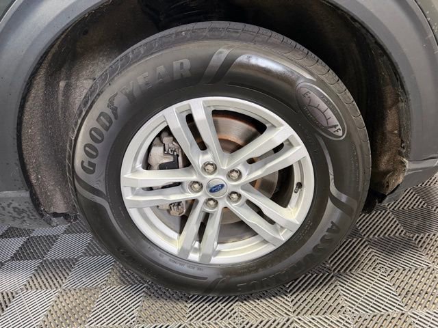 Used 2022 Ford Explorer XLT w/ Equipment Group 202A AWD/4WD image 40