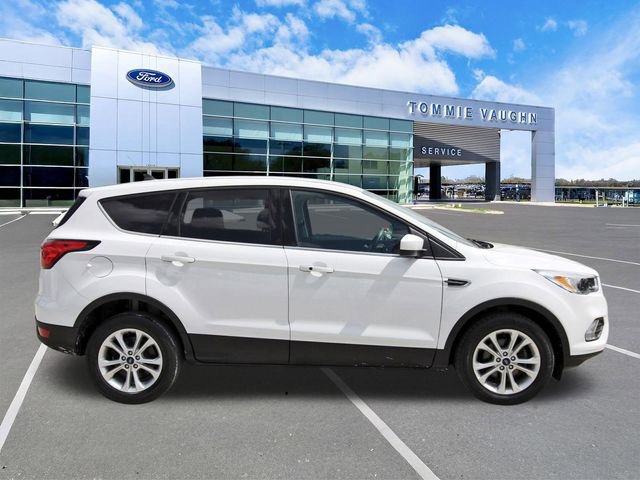 Used 2019 Ford Escape SE image 5