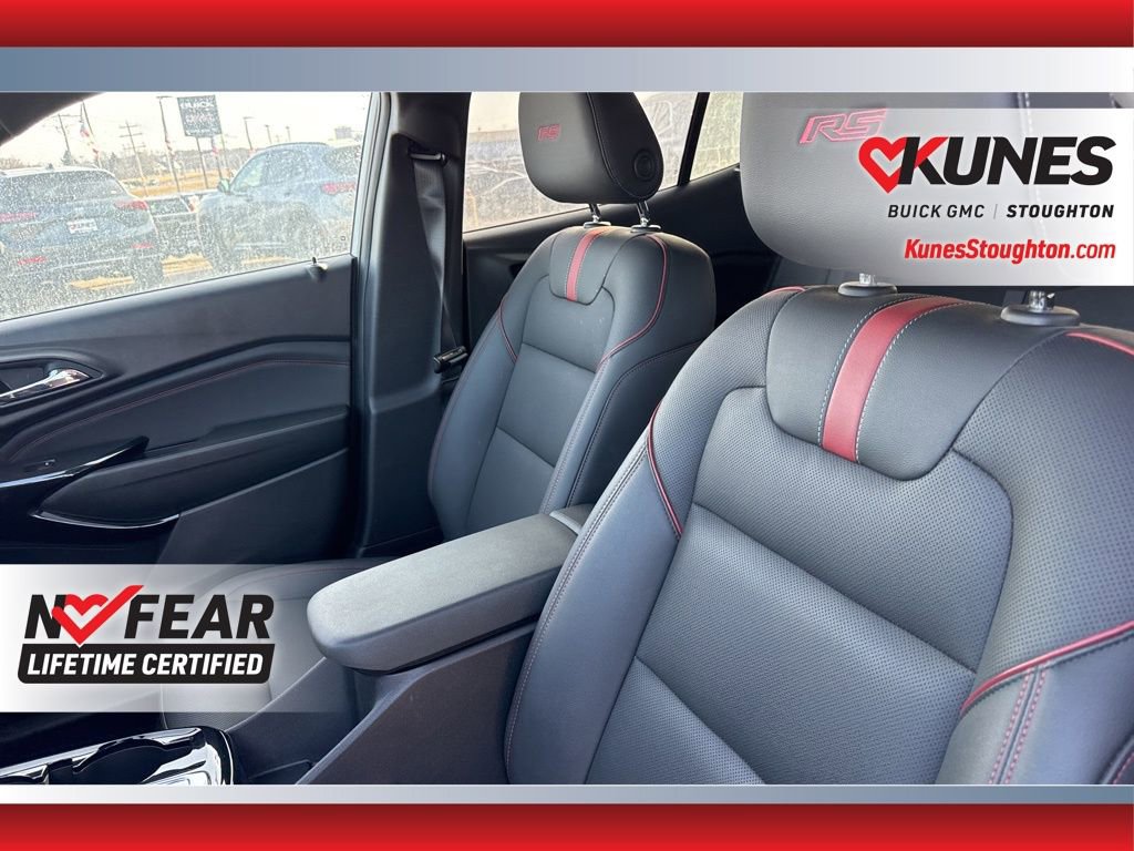 Used 2024 Chevrolet Trax RS w/ Sunroof Package FWD image 24