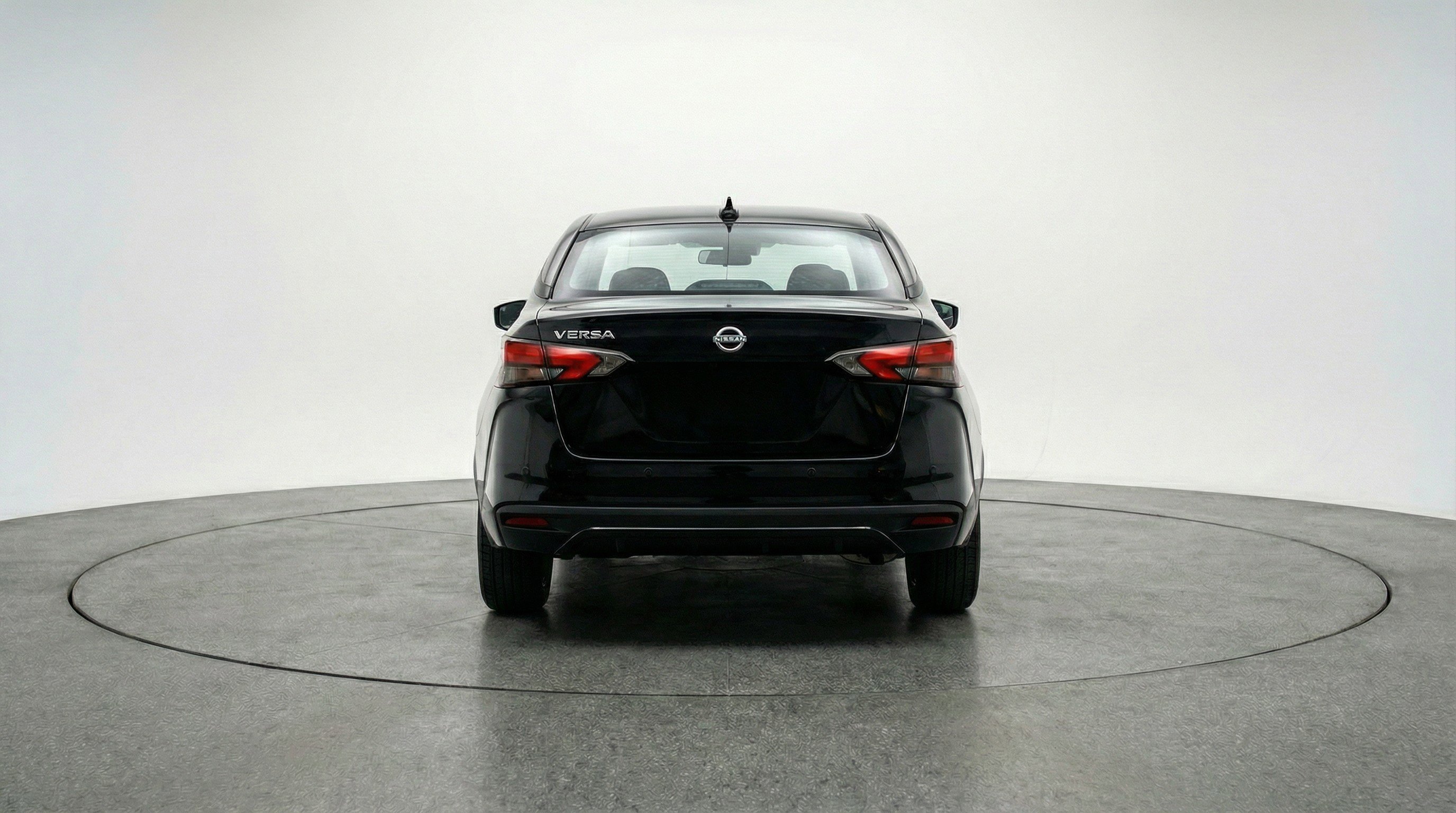 Used 2025 Nissan Versa SV image 7