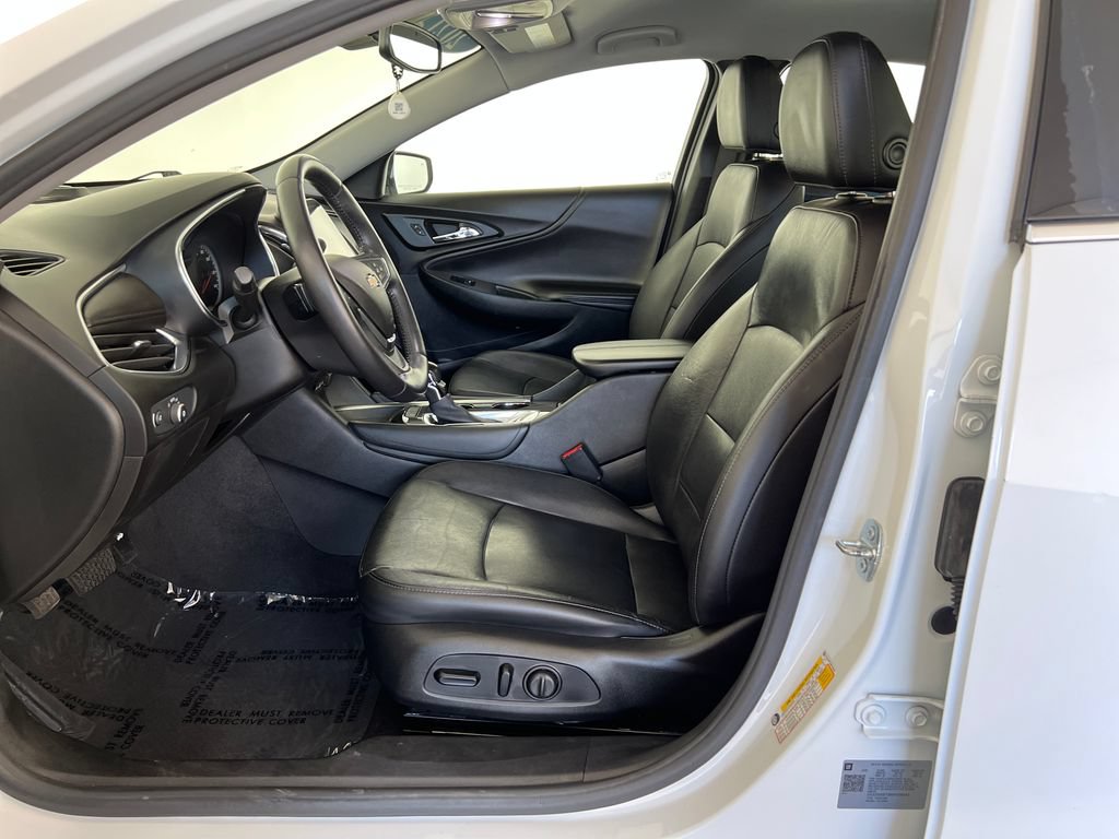 Used 2021 Chevrolet Malibu LT w/ Leather Package FWD image 11