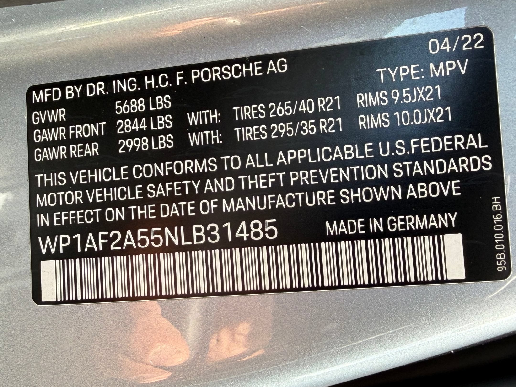 Certified 2022 Porsche Macan GTS w/ Premium Package Plus AWD/4WD image 24