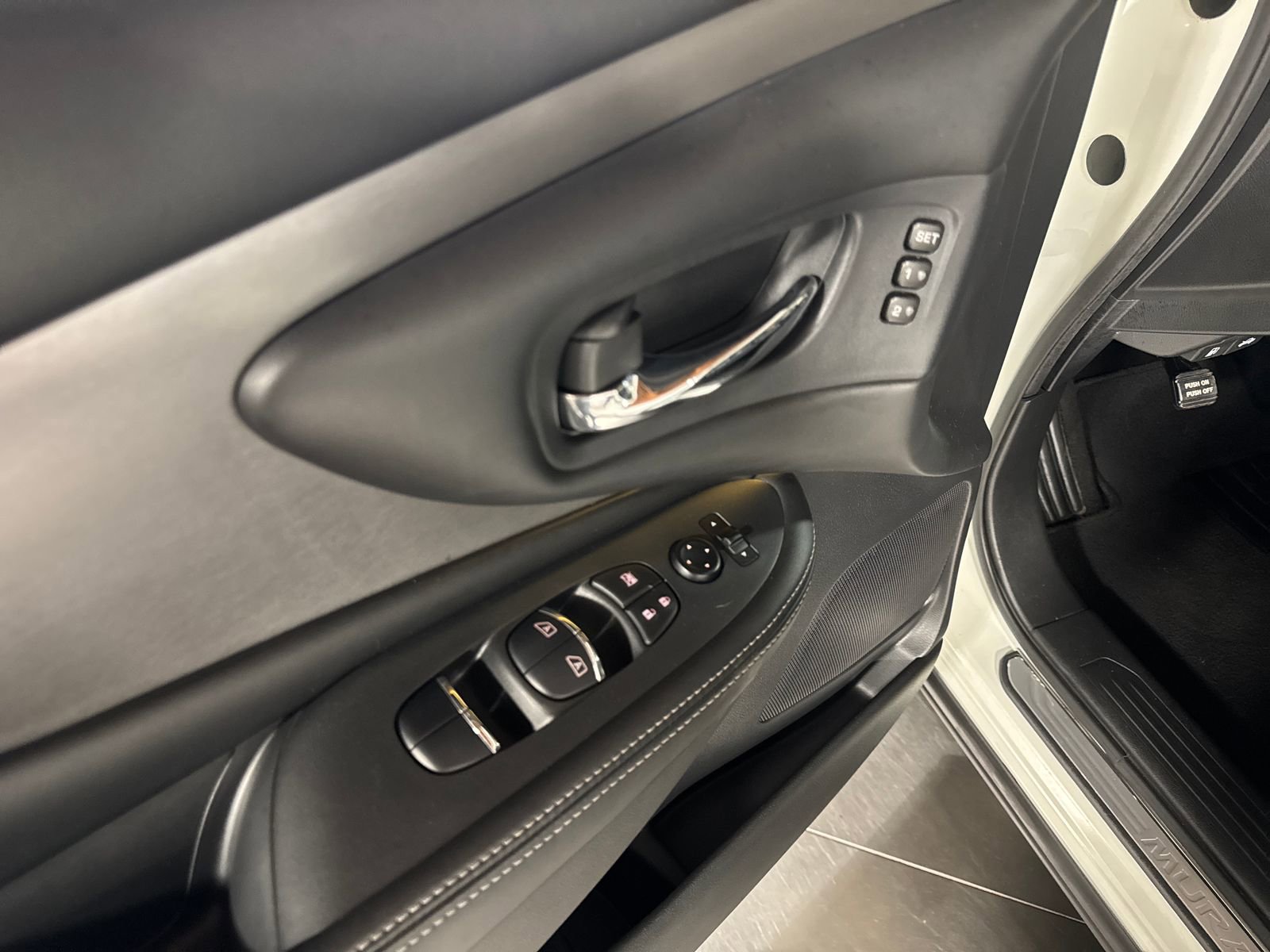 Used 2020 Nissan Murano SL w/ Cargo Package image 24