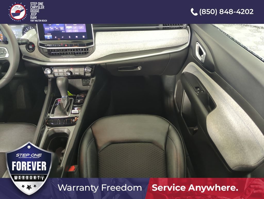 Used 2024 Jeep Compass Latitude AWD/4WD image 15