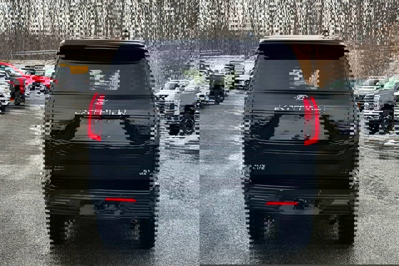 Used 2025 Ford Expedition Max Active image 4