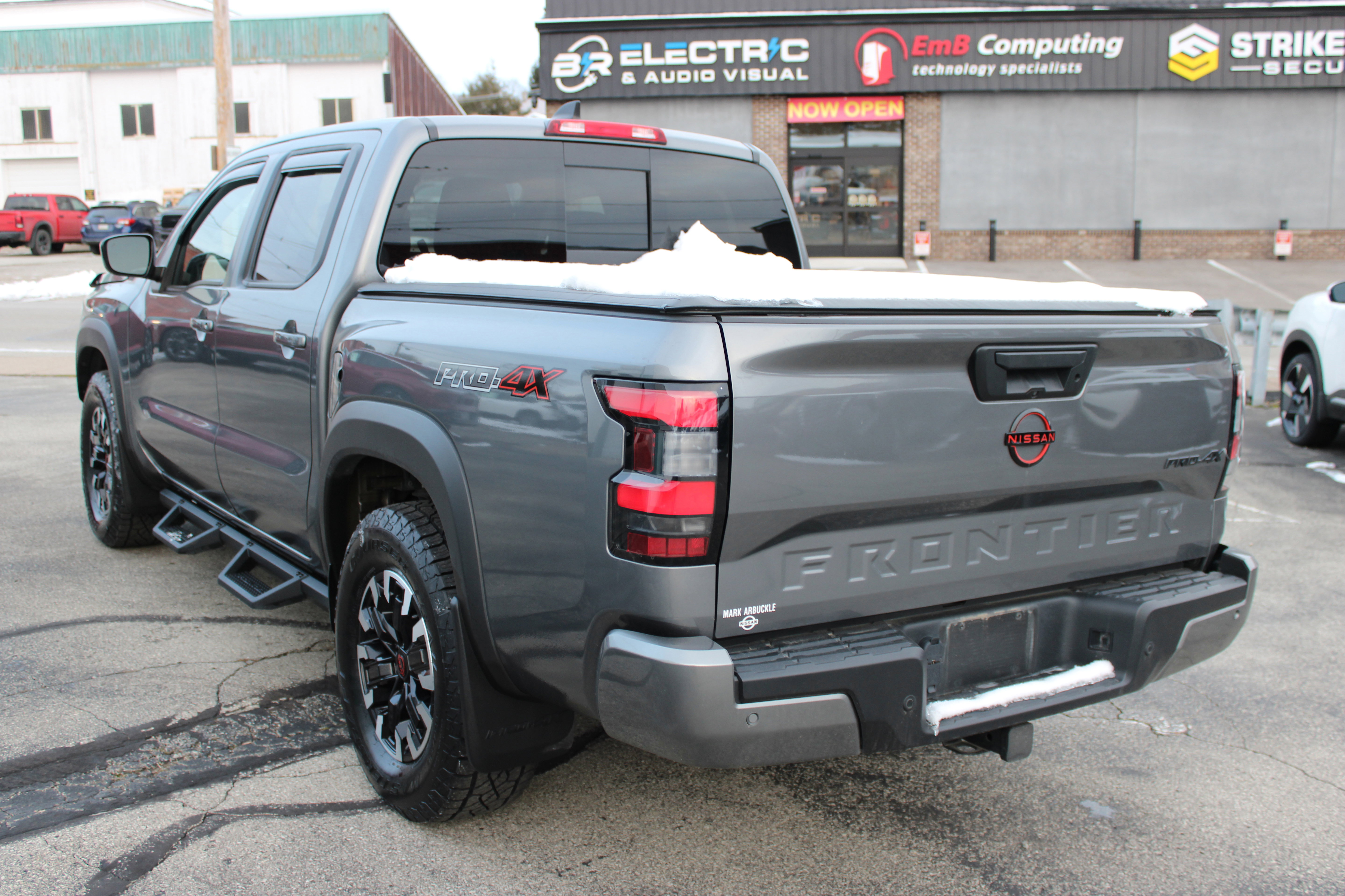 Certified 2024 Nissan Frontier PRO-4X w/ Technology Package image 3