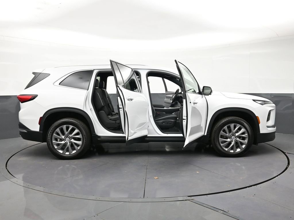 Used 2026 Buick Enclave Preferred w/ Power Package image 35