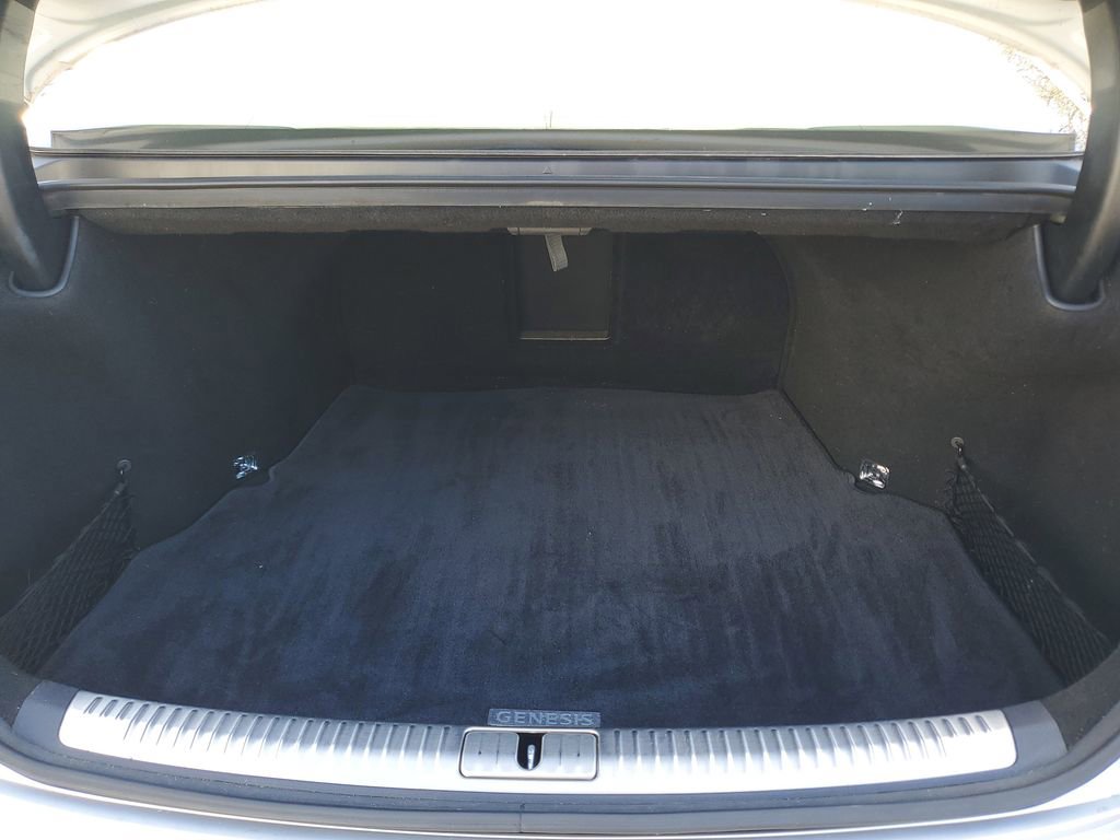 Used 2017 Genesis G90 3.3T Premium image 10