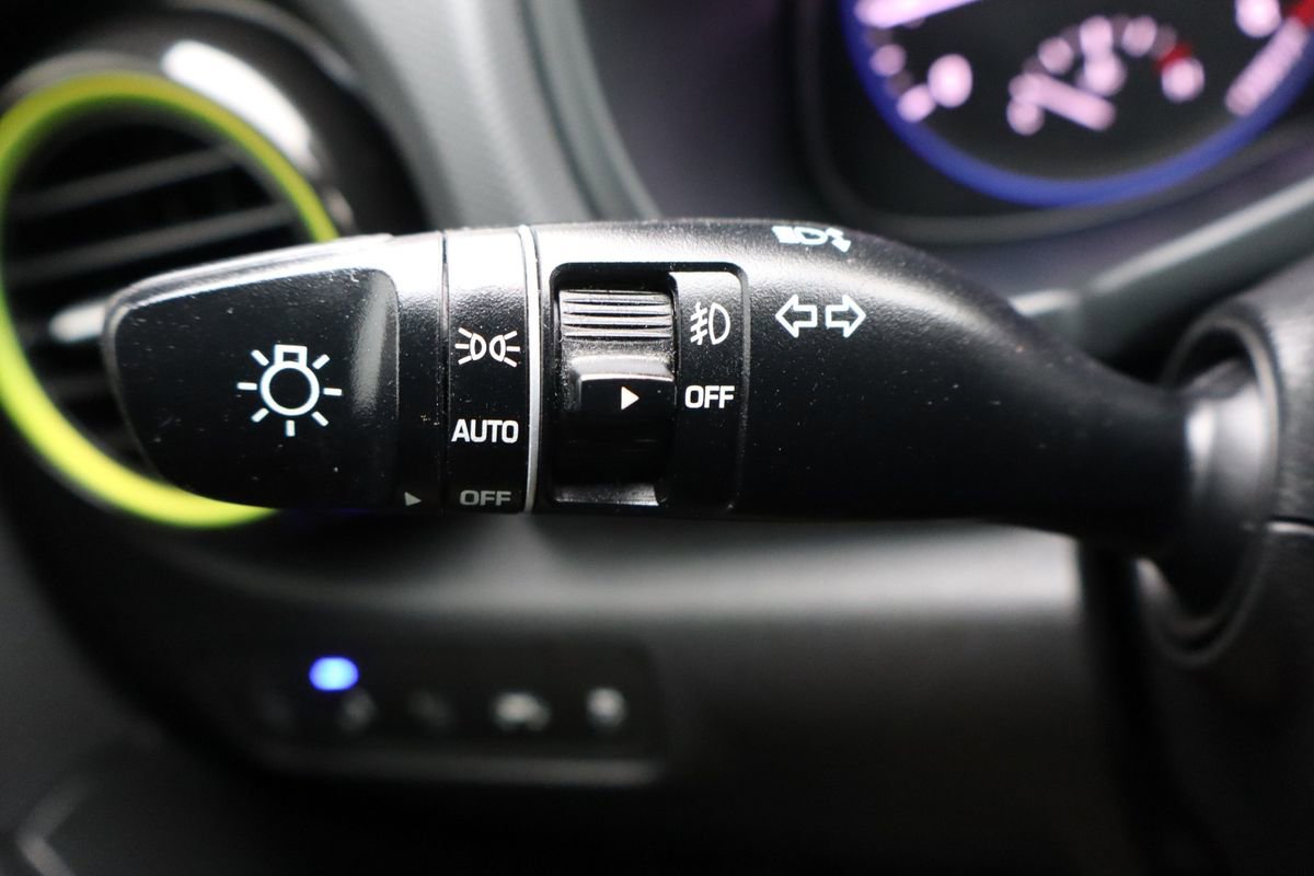 Used 2020 Hyundai Kona Ultimate image 32