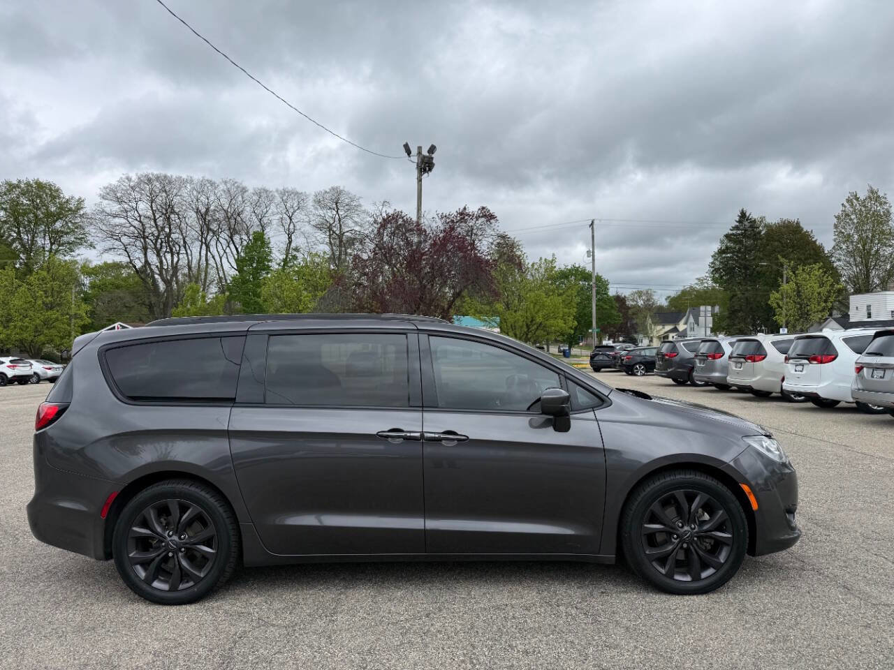 Used 2018 Chrysler Pacifica Touring-L Plus FWD image 6