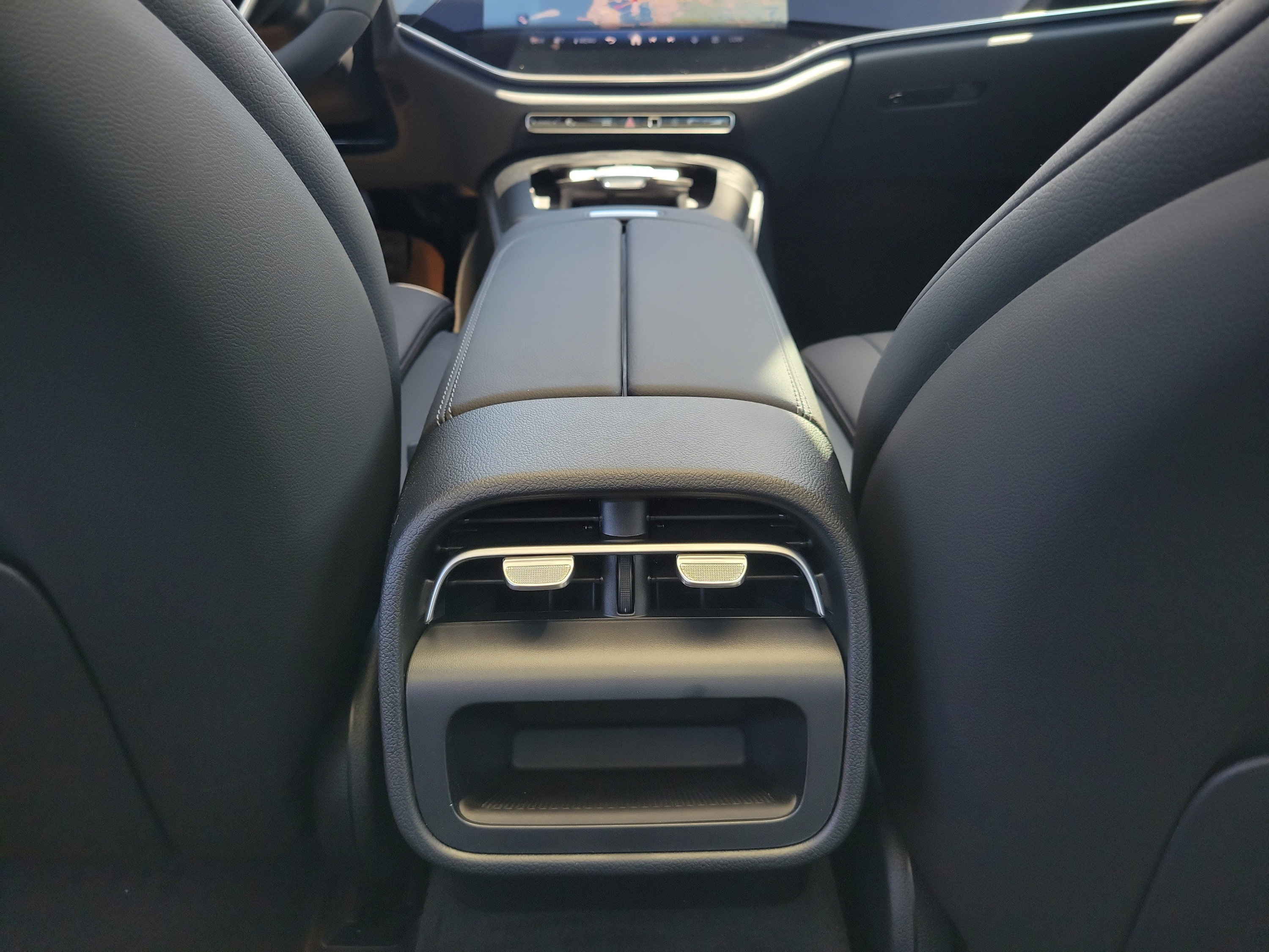 New 2026 Mercedes-Benz E 450 4MATIC Sedan image 11