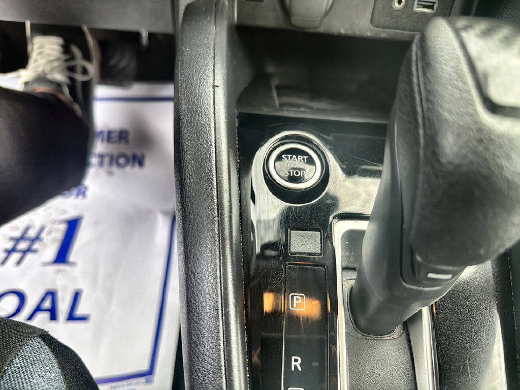 Used 2024 Nissan Versa SV FWD image 17