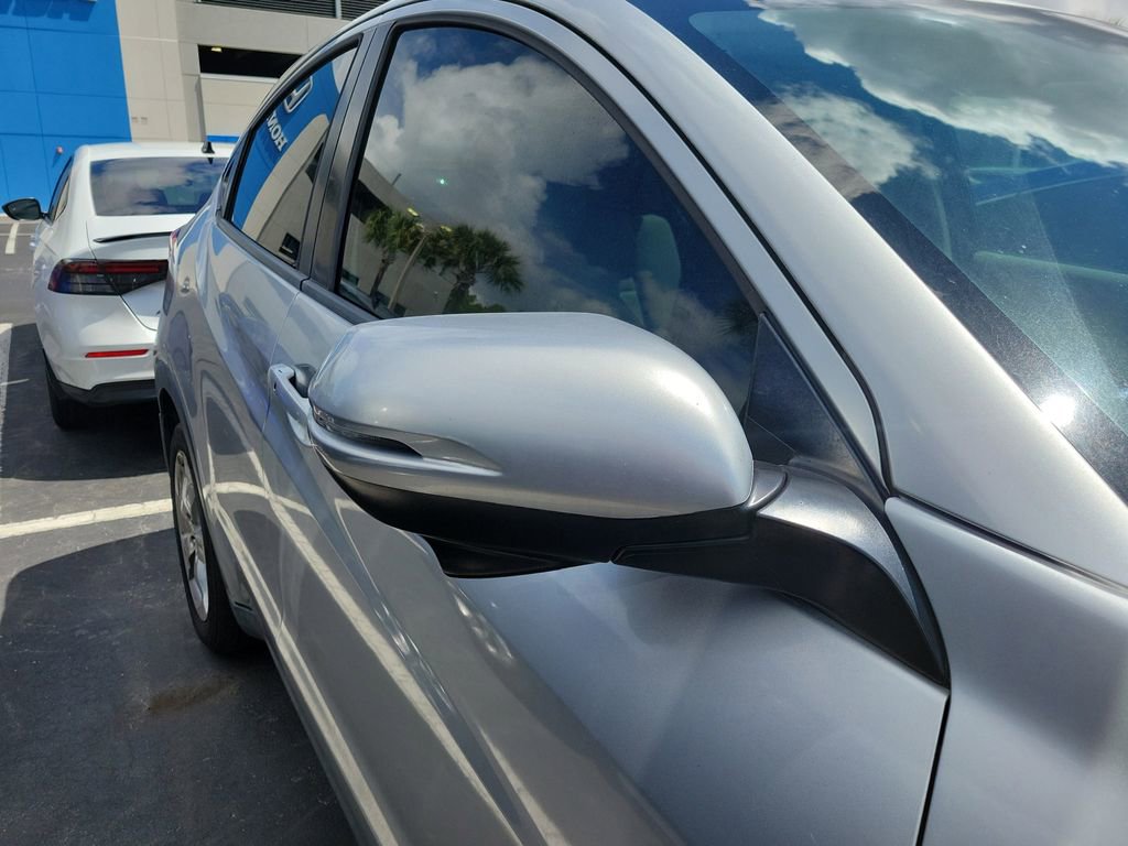 Used 2016 Honda HR-V EX image 10