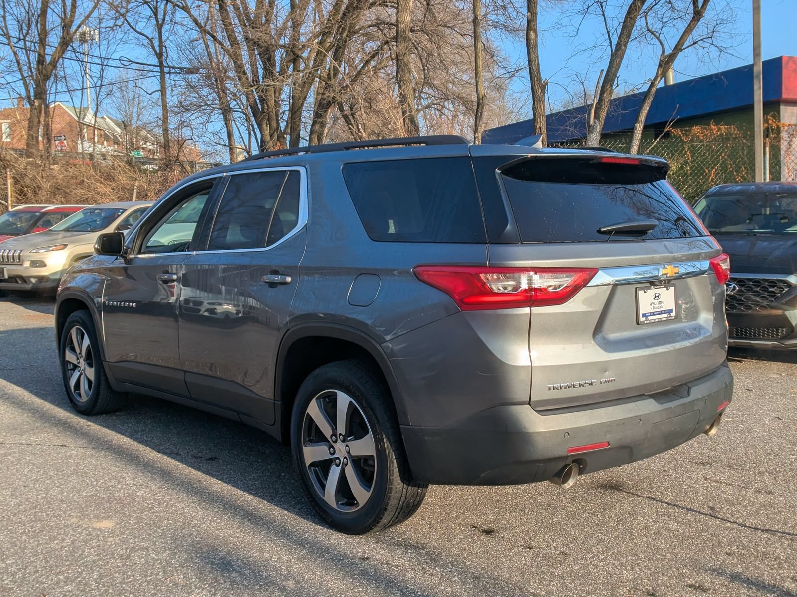 Used 2020 Chevrolet Traverse LT w/ LT Premium Package AWD/4WD image 3