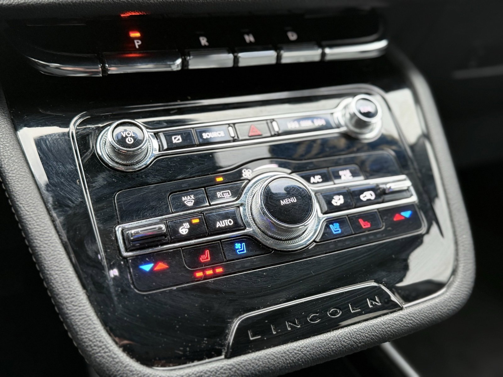 Used 2020 Lincoln Corsair Reserve w/ Equipment Group 201A image 24