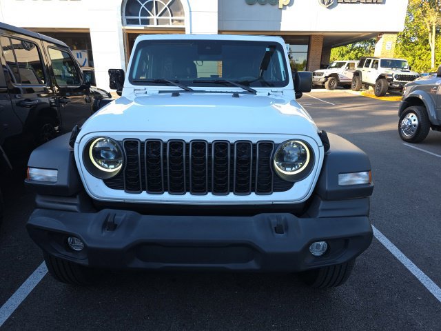 Used 2024 Jeep Wrangler Unlimited Sport AWD/4WD image 2