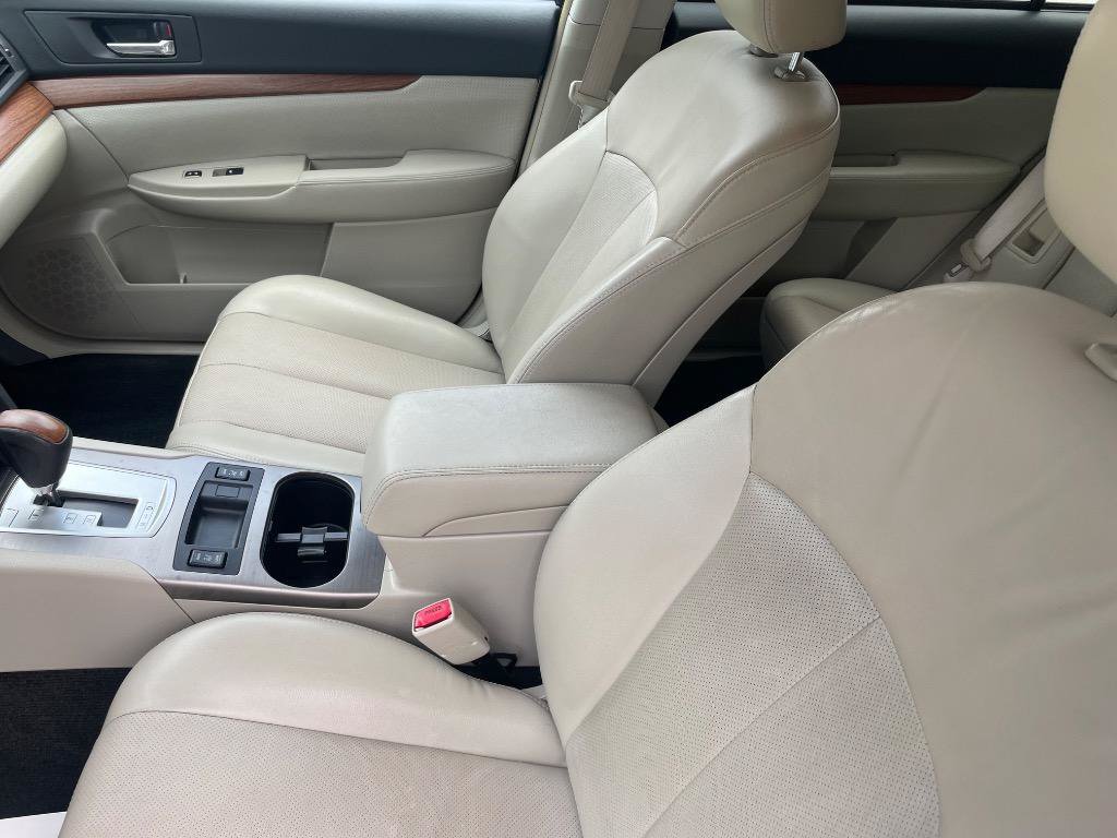 Used 2014 Subaru Outback 3.6R Limited w/ Moonroof Package AWD/4WD image 14
