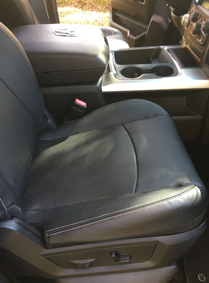 Used 2016 RAM 1500 Laramie w/ Convenience Group image 17