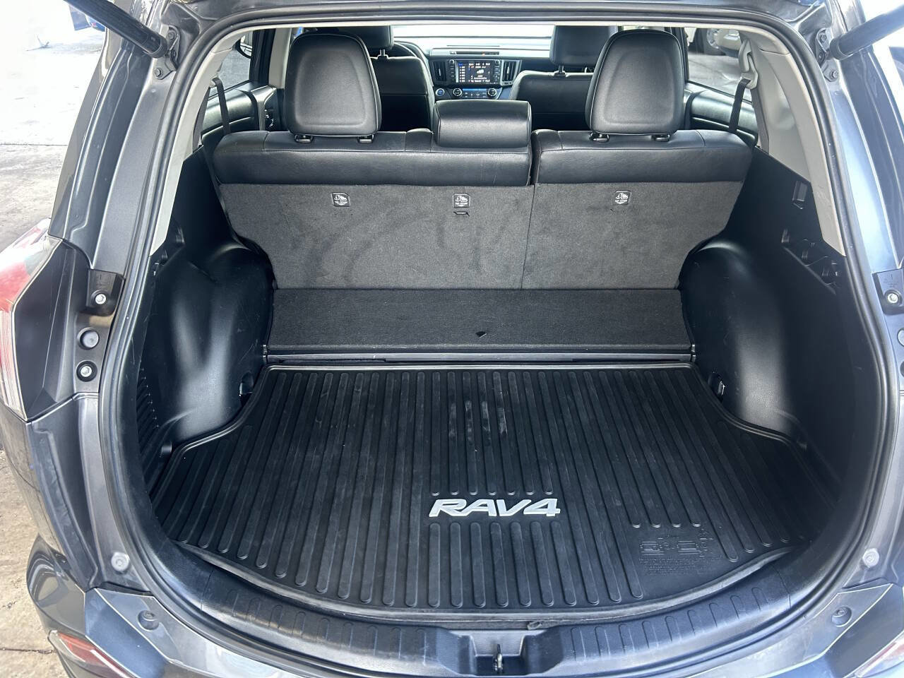 Used 2017 Toyota RAV4 Limited w/ Carpet Mat Package image 15