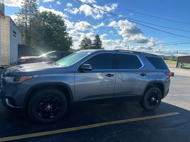 Used 2020 Chevrolet Traverse LT w/ Driver Confidence II Package AWD/4WD image 4