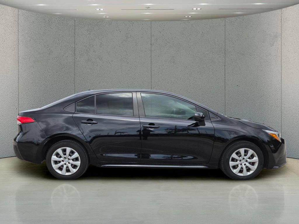 Used 2023 Toyota Corolla LE FWD image 3