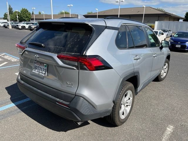 Used 2019 Toyota RAV4 XLE AWD/4WD image 5