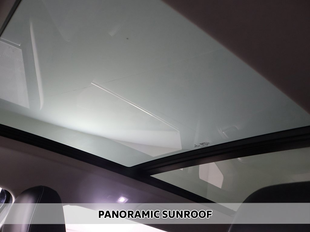 Used 2022 Volkswagen Taos SE image 3