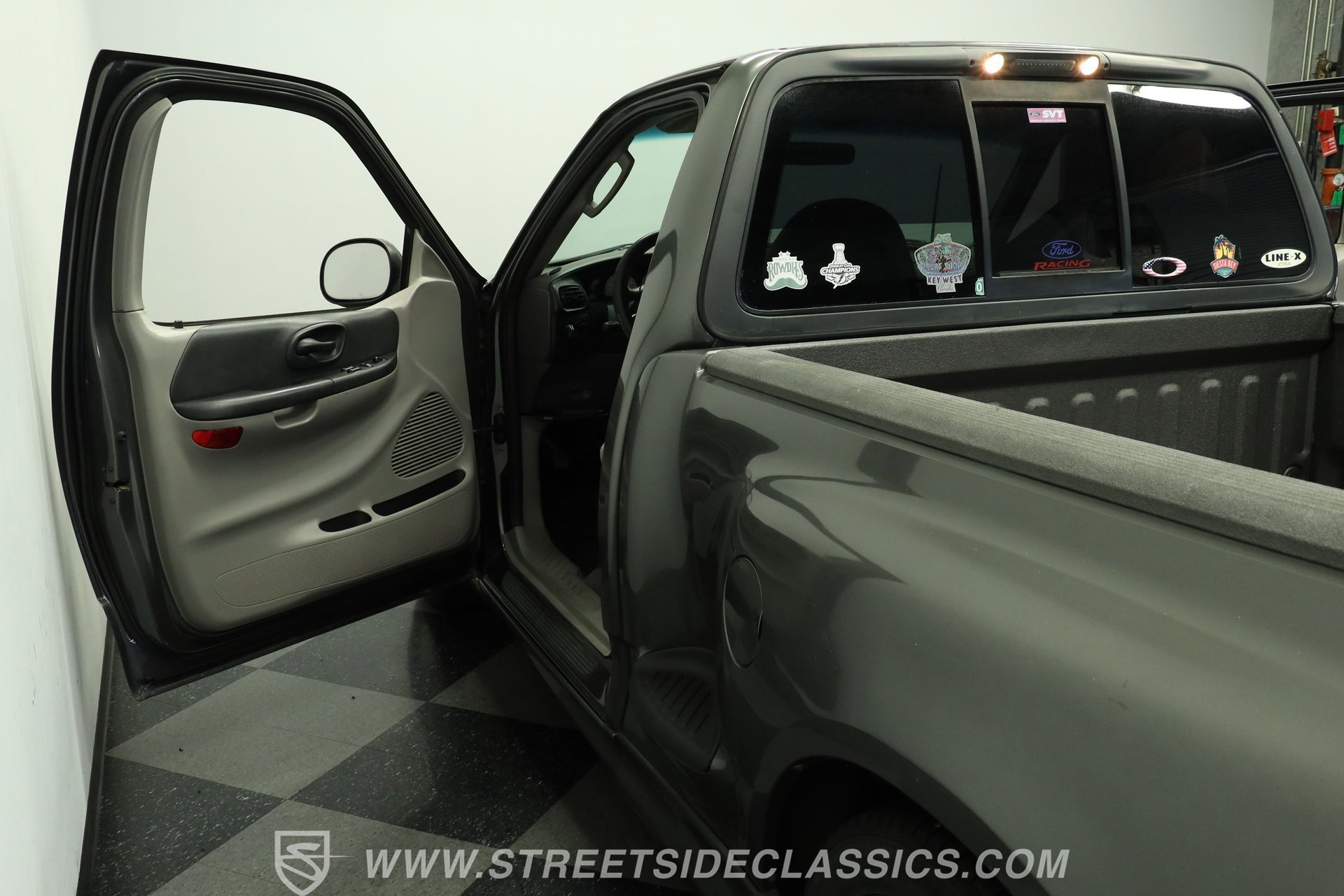 Used 2003 Ford F150 Lightning RWD image 33