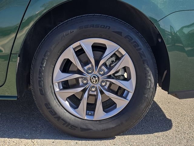 Used 2021 Toyota Sienna XLE image 35