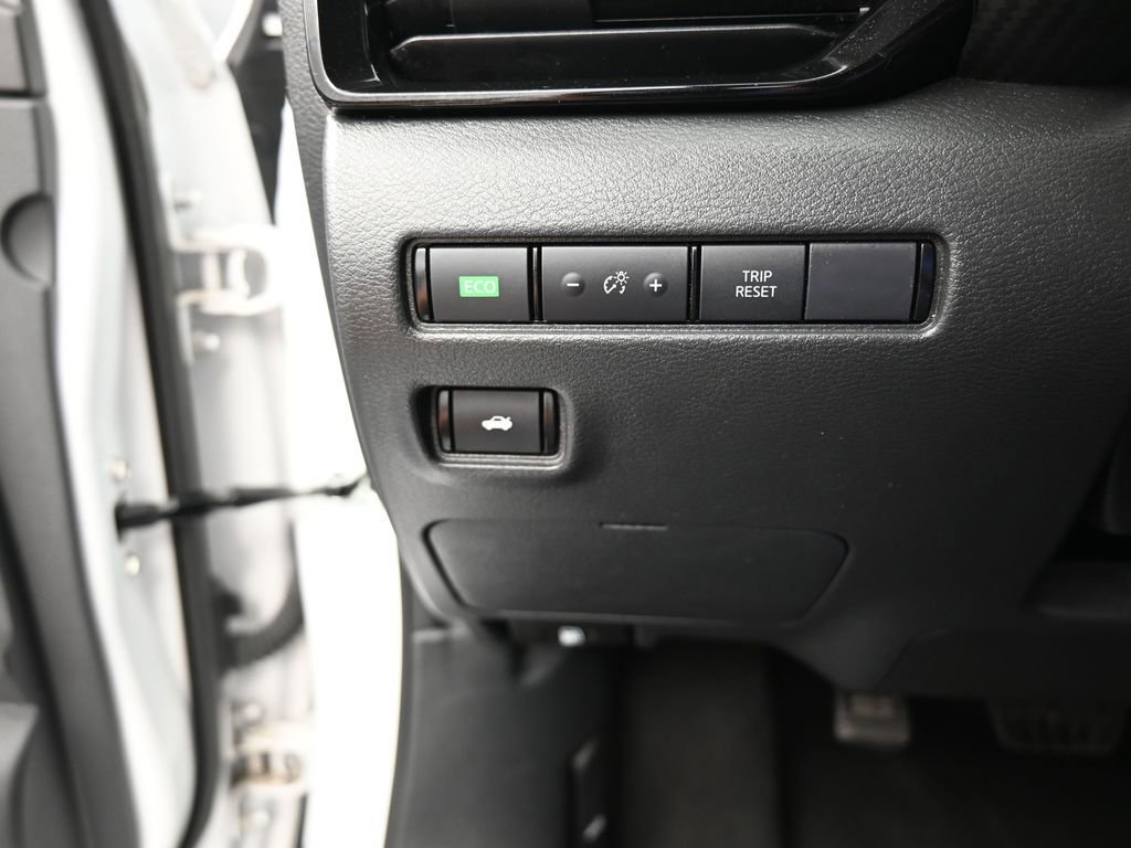 Used 2023 Nissan Sentra SV image 32