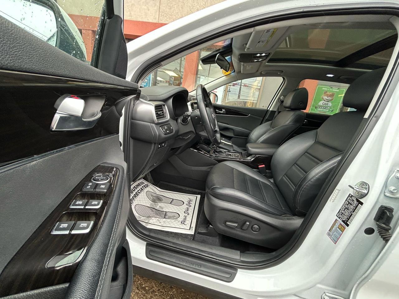 Used 2020 Kia Sorento EX image 9