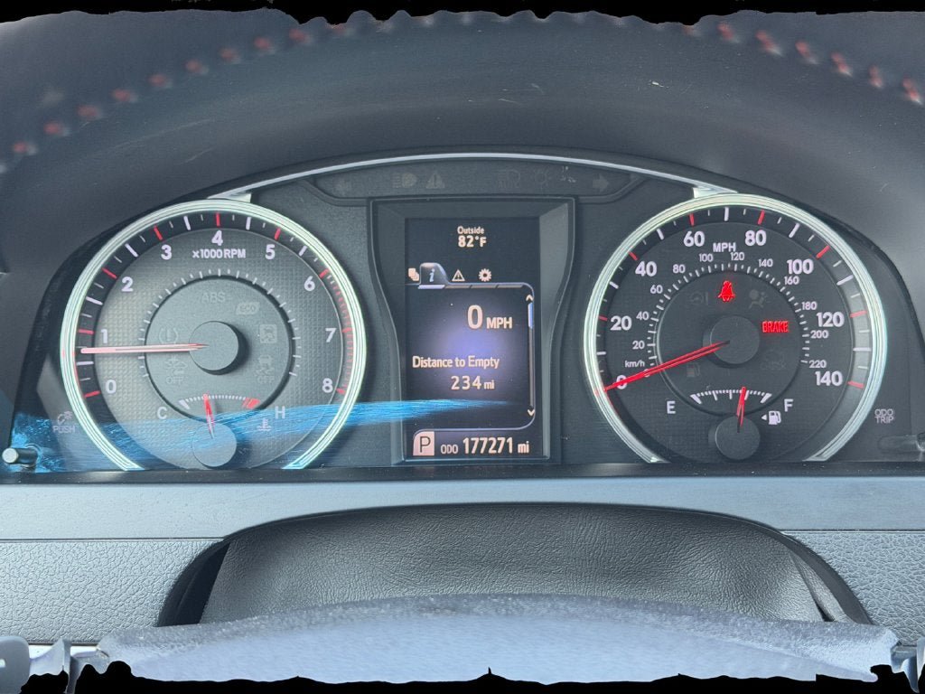 Used 2016 Toyota Camry SE FWD image 14