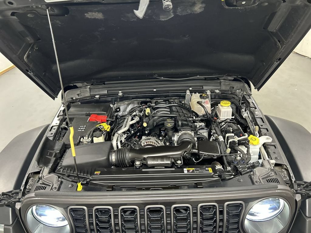 Used 2024 Jeep Gladiator Mojave w/ Convenience Group AWD/4WD image 20